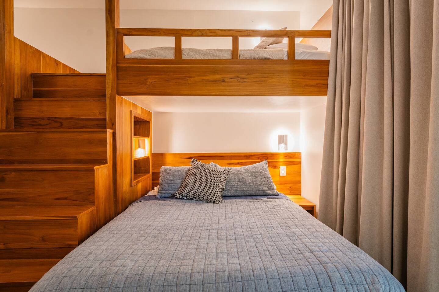 Bunk suite