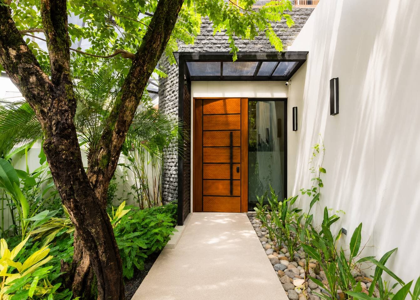 Entry, stairs & gardens