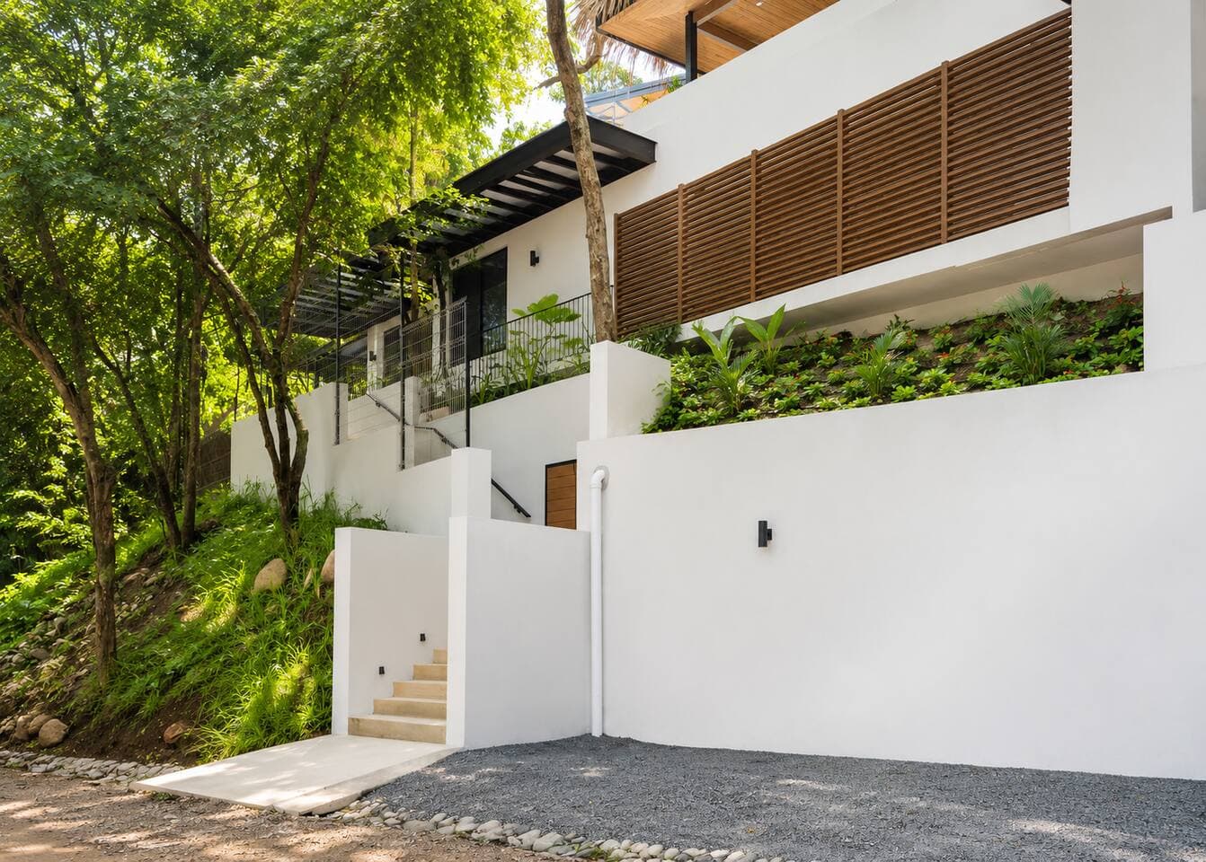 Casita · Entry, stairs & gardens